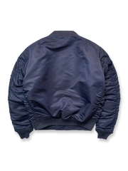 製品画像: ブラックバード飛行中隊 P40 フライングタイガース 刺繍入りフライトジャケットの全体画像、ミリタリーテイストとヴィンテージ感を融合したデザイン
詳細画像: ブラックバード飛行中隊とフライングタイガースの刺繍ディテール、リアルな「REMOVE BEFORE FLIGHT」タグ付き