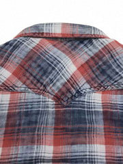 製品画像ALT代替テキスト
藍染めダブルガーゼオゾンウォッシュ加工チェック柄シャツの全体展示、ヴィンテージなウエスタン風デザインが特徴。
詳細画像ALT代替テキスト
藍染めダブルガーゼシャツのディテール、W型フラップポケットとパールスナップボタンがヴィンテージな質感を引き立てます。