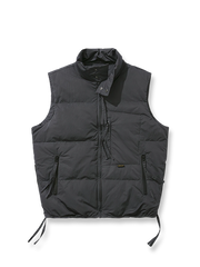 製品画像: 多ポケットデザインのワークダウンベスト、スタンドカラーと70%-79%ホワイトダックダウン充填による高保温性が特徴の全体イメージ
詳細画像: ワークスタイルのダウンベストに施されたジッパー付きサイドスリットとポケットディテールのクローズアップ