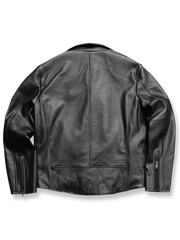 製品画像: 高品質1.0mm厚フルグレインレザー製のスタイリッシュでタフなライダースジャケット全体画像。クラシックなラペルとジップディテールが強調され、バイクライディングやカジュアルスタイルにも最適。
詳細画像: クローズアップで撮影されたラペルとジップディテール、フルグレインレザーの質感がわかる特写。ジャケットのクラシックなデザイン要素と耐久性の高いジップ構造を強調。
