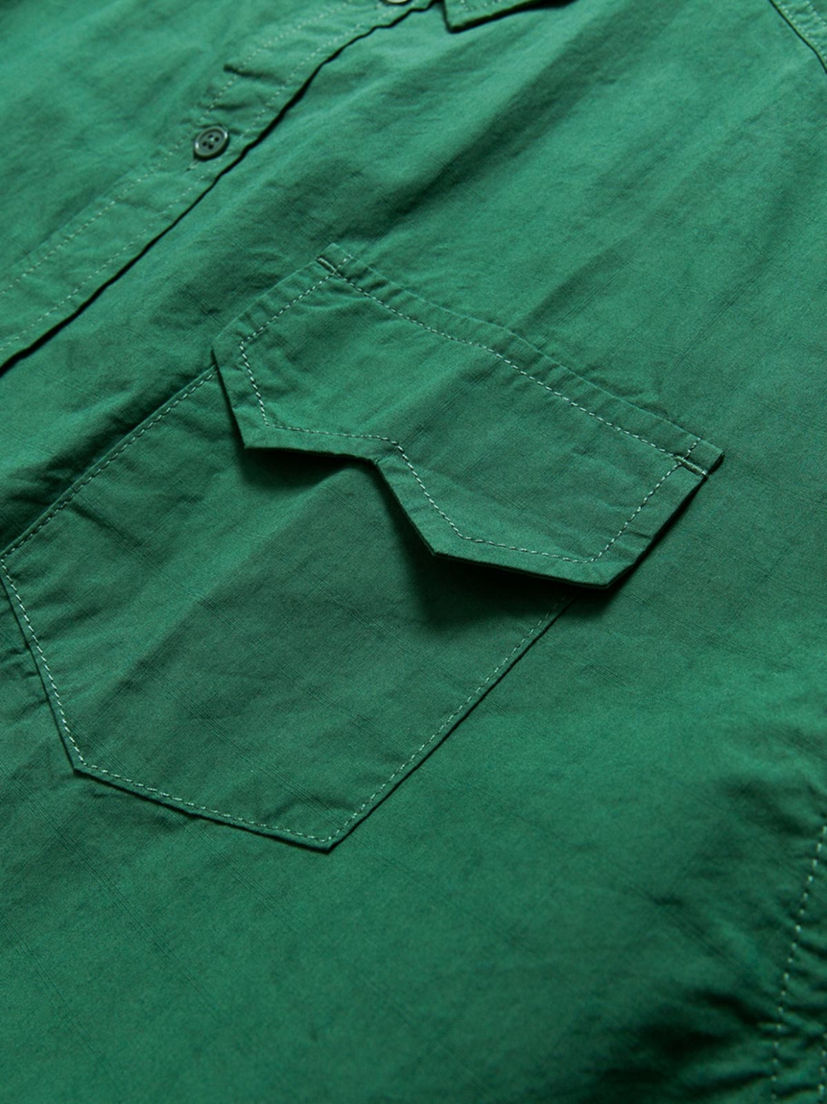 製品画像: 春秋シーズンに最適なコーマコットン製格子織り長袖シャツ全体画像|リラックスフィットで快適なカジュアルスタイル
詳細画像: コーマコットン素材の格子織りディテール|春秋のカジュアルコーディネートに最適な品質感