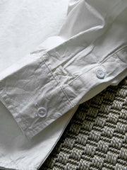 製品画像: 春秋シーズンに最適なコーマコットン製格子織り長袖シャツ全体画像|リラックスフィットで快適なカジュアルスタイル
詳細画像: コーマコットン素材の格子織りディテール|春秋のカジュアルコーディネートに最適な品質感