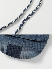 製品画像:
インディゴ古布パッチワーク クロスボディバッグ 刺子生地 レトロデザイン 手工芸バッグ全体画像
詳細画像:
道化師風スナップボタン パッチワークデザイン 刺子細部 クロスボディバッグのディテール画像