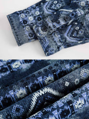 製品画像
エスニック柄長袖シャツ全体展示、ヴィンテージ風デザインと個性的なエスニック柄プリントが特徴のファッションアイテム。快適なコットン素材で、シンプルながら印象的なスタイル。
詳細画像
エスニック柄長袖シャツのディテール、ユニークなプリントとヴィンテージスタイルが特徴。100%コットン素材で通気性と快適さを兼ね備えたデザイン。