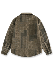 製品画像: ヴィンテージ風バイカラー起毛シャツ正面展示、秋冬にぴったりなデザインの詳細がわかる画像
詳細画像: シャツのバイカラーデザインと起毛素材のディテール特写