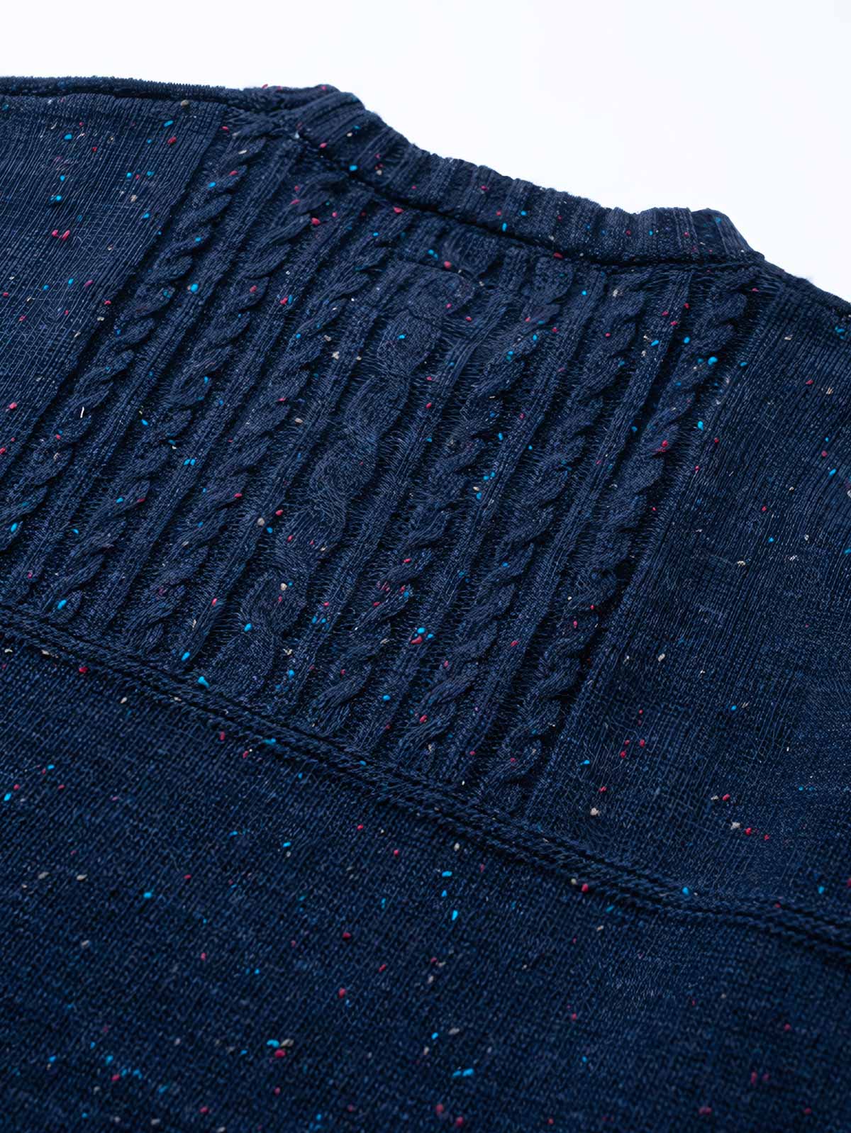 製品画像
カラードットケーブル編みウールセーターの全体画像。レトロなカラードットデザインが特徴的なケーブル編みのニットセーターは、秋冬シーズンにぴったりのアイテム。
詳細画像
セーターのケーブル編みディテールとカラードットデザインが特徴的。ウールとポリエステルの混紡素材で温かさと快適さを提供し、秋冬のコーディネートに最適。