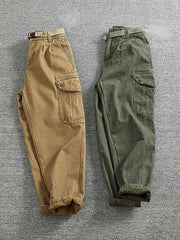 製品画像
カーキ色の裏起毛&加厚ストレートワークパンツ全体展示図、裏起毛デザインと加厚素材のディテールが際立つ。
詳細画像
パンツのウエスト部分、ゴムとポケットのディテールアップ。ゴムウエストとドローコードの調節可能なデザインが強調されている。