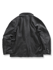 製品画像: 高畝コーデュロイストライプジャケット正面展示。クラシックなラペルとシンプルなストライプデザインが特徴です。
詳細画像: ジャケットのディテールアップ。高畝コーデュロイ素材と2ボタンデザイン、ドロップショルダーのディテール。