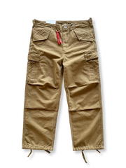 製品画像: 重厚なウォッシュ加工コットン100%を使用した多ポケットワークパンツ全体の外観、カーキ、グレー、ブラックの3色展開。
詳細画像: 純銅製YKKジッパーや調節可能なウエストバックル、裾のドローストリングディテールのクローズアップ。