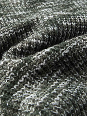 製品画像
秋冬向けのレトロ ポロカラー ニットセーター。中厚のアクリル素材を使用したメンズウェアで、クラシックな三つボタンデザインの襟元が特徴。ルーズフィットのシルエットがリラックス感を提供し、保温性とスタイリッシュさを両立した万能セーター。
詳細画像
レトロなポロカラー ニットセーターの襟元ディテール特写。クラシックな三つボタンデザインがアクセントとなり、モダンで上品な印象を演出。加厚アクリル素材のしっかりとした質感と、秋冬の着用に最適な仕様を示す特写画像。