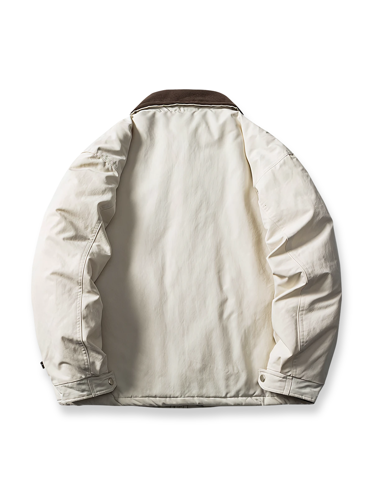 製品画像
コーデュロイ襟付き多ポケットハンティングスタイル中綿ジャケットの全体展示。19世紀ヨーロッパのハンティングウェアからインスパイアされたデザインで、防風性と保温性を備えた冬の必須アイテム。
詳細画像
コーデュロイ素材の襟と広いポケットのディテール特写。レトロなハンティングデザインを彷彿とさせる特徴的なディテールと、防寒性を高めた軽量中綿素材の質感が際立つクローズアップ画像。