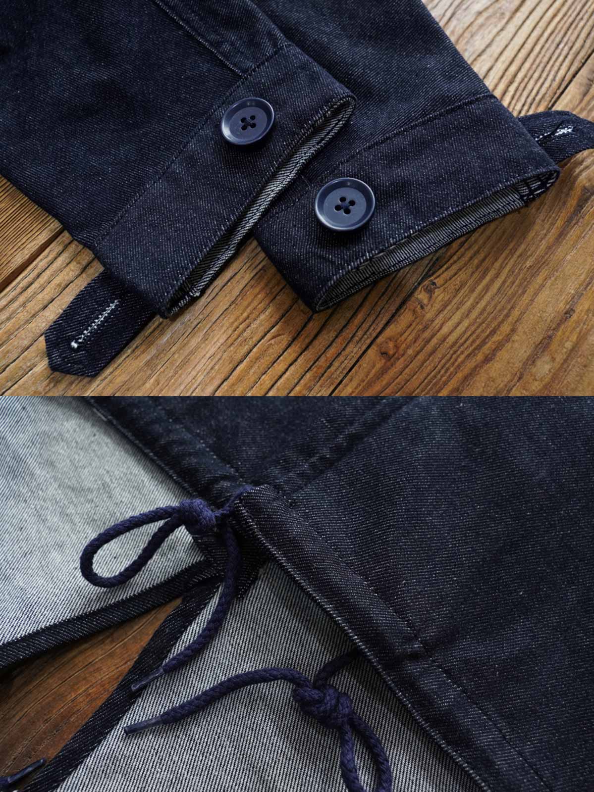 製品画像: デニムバージョンのM51フィッシュテールコート全体イメージ画像。特注のデニム素材で再現されたヴィンテージミリタリースタイルが特徴的。シルバーカラージッパーやブルー樹脂ボタンなど、細部までこだわったデザインが魅力。
詳細画像: YKK製スナップボタンと特注シルバーカラージッパー、ブルー樹脂ボタンのディテールをクローズアップした画像。ヴィンテージ感を引き立てる丁寧なディテールが際立つ。