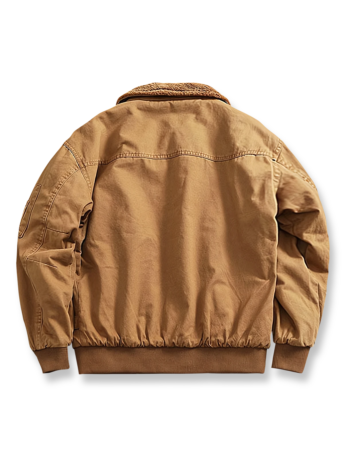 製品画像:
"水洗い加工を施したシープスキンライニング付きフライトジャケットの全体図。クラシックなアメカジスタイル、シープスキンカラーとツイル織りコットンの組み合わせでヴィンテージ感を引き立てたデザイン"
詳細画像:
"シープスキン風ライニングとリブ仕様の裾ディテールをクローズアップした画像。裏地の柔らかさと保温性が際立ち、防風性を兼ね備えたデザインが強調される"