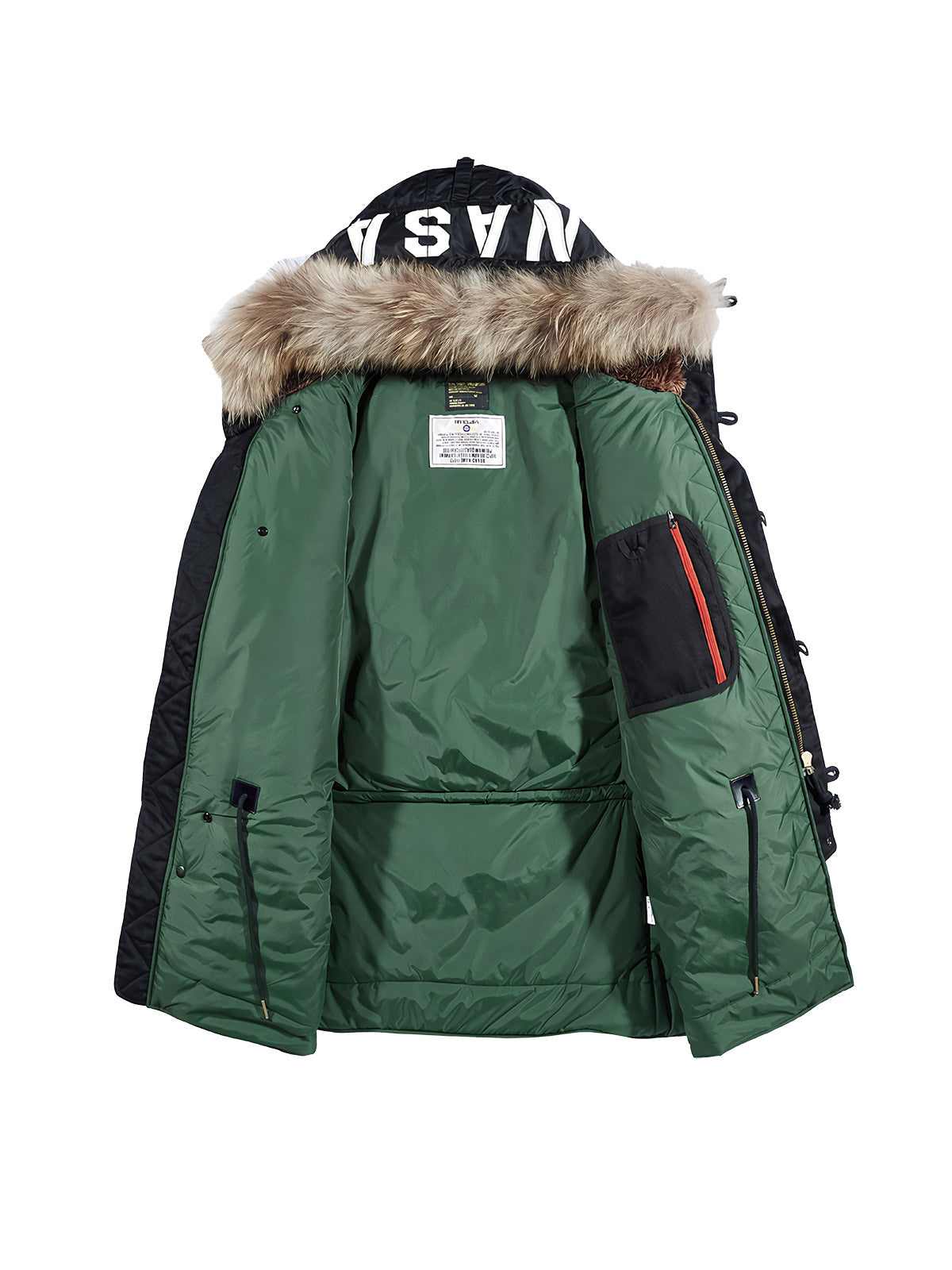 製品画像: 空中戦闘司令部シリーズのN3B中綿フライトジャケット全体を展示した画像。クラシックなミリタリーデザインの特徴が一目でわかる、保温性と防風性能を兼ね備えたジャケット。
詳細画像: アライグマ風の合成ファー襟とフライトエンブレムのディテールがクローズアップされた画像。襟の柔らかい質感とエンブレムのディテールが、ジャケットの軍旅スタイルを引き立てる。