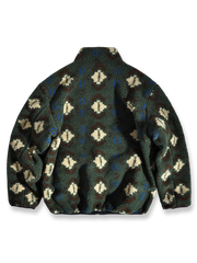 製品画像:
リバーシブルフェイクシアリング中綿ジャケット、アウトドア素材と民族風フェイクシアリングデザインを融合、秋冬の実用的で暖かいアイテム
詳細画像:
民族風フェイクシアリング素材と高密度アウトドア素材のディテールクローズアップ、防風性とデザイン性を兼ね備えたリバーシブルジャケット