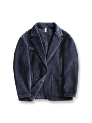 製品画像: リバイバル版コーデュロイ素材とフリース裏地を使用したカジュアルブレザー全体展示図、秋冬にぴったりの暖かさとスタイルを兼ね備えたデザイン
詳細画像: コーデュロイ生地の質感とラペルデザインのディテールクローズアップ