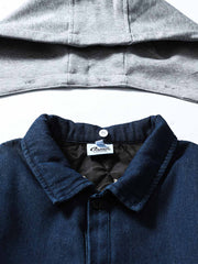 製品画像代替テキスト
フード付きウォッシュドデニム中綿ジャケット、ヴィンテージ風デザインの全体画像。多ポケットデザイン、グレーのフードとウォッシュドデニムの質感が際立つ秋冬ジャケット。
詳細画像代替テキスト
ウォッシュドデニムの質感を強調したフード付き中綿ジャケットのディテール。多ポケットデザインとフード部分のヴィンテージ感、質感にこだわった作り。