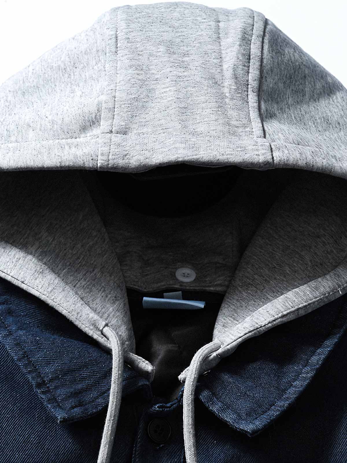 製品画像代替テキスト
フード付きウォッシュドデニム中綿ジャケット、ヴィンテージ風デザインの全体画像。多ポケットデザイン、グレーのフードとウォッシュドデニムの質感が際立つ秋冬ジャケット。
詳細画像代替テキスト
ウォッシュドデニムの質感を強調したフード付き中綿ジャケットのディテール。多ポケットデザインとフード部分のヴィンテージ感、質感にこだわった作り。