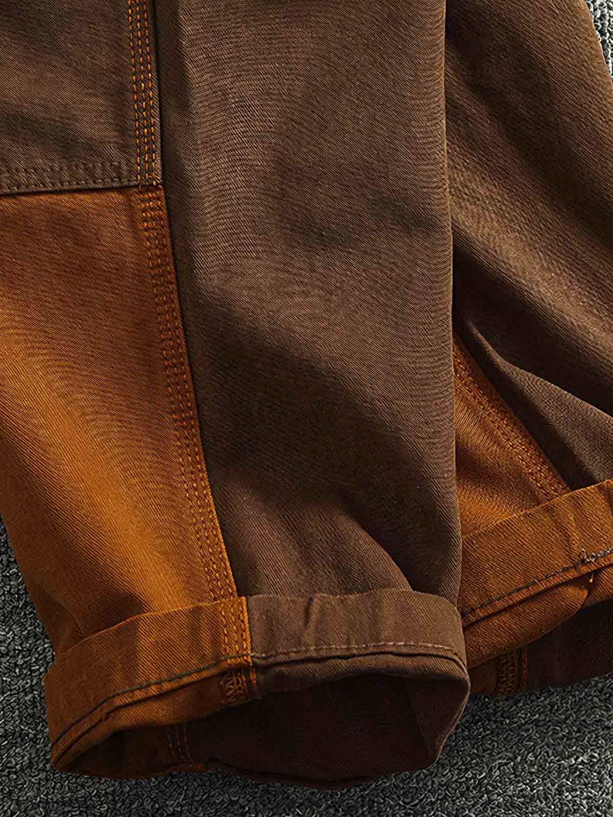 製品画像:粗い織りキャンバス素材のコントラストカラーのパッチワークカーゴパンツ、レトロなデザインでストリートファッションやバイクスタイルにぴったり。金属製ボタンとYKKジッパーが精緻な仕上がり。
詳細画像:粗い織りのキャンバス素材、コントラストカラーのパッチワークデザイン、金属製ボタンやYKKジッパーのディテール、テーパードデザインでファッション性がアップ。