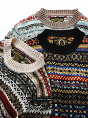 製品画像:クラシックなフェアアイル柄デザインのクリスマスセーター、ウール混紡素材で温かみのある着心地。祝祭的な雰囲気を演出するデザイン。
詳細画像:フェアアイル柄のジャガード編みディテール、クリスマスシーズンにぴったりのデザイン。ウール混紡素材で柔らかく快適な保温性を提供。