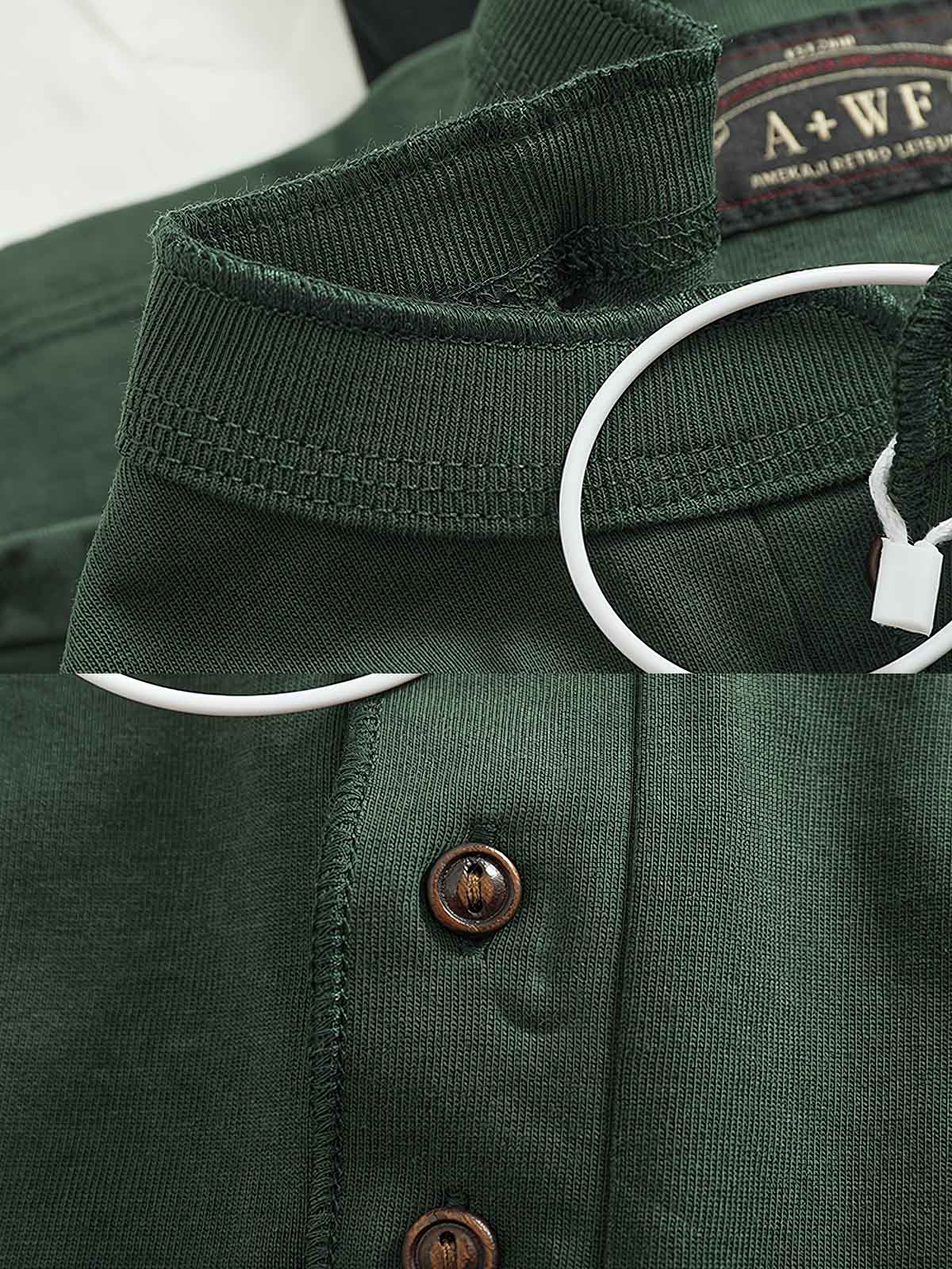 製品画像
「ヘンリーネック 長袖Tシャツ。高密度コットン素材とアメカジ風ウォッシュ加工が特徴で、ヴィンテージ感と耐久性を兼ね備えたシンプルなデザイン」
詳細画像
「ヘンリーネックの金属ボタンとアメカジ風ウォッシュ加工による自然なレトロ感。高密度コットンの厚手生地で、クラシックなディテールが際立つ一枚」