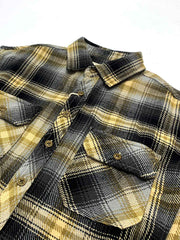 製品画像
「チェック柄フランネルシャツジャケット、厚手のコットン素材に起毛加工を施し、ヴィンテージ感のあるデザインで高い保温性と快適な着心地」
詳細画像
「レトロなチェック柄デザイン、ダブルポケットが機能性をプラス。起毛加工された厚手のコットン素材で保温性抜群、ワークウェア風のデザインが特徴」