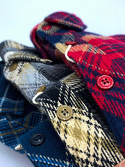 製品画像
「チェック柄フランネルシャツジャケット、厚手のコットン素材に起毛加工を施し、ヴィンテージ感のあるデザインで高い保温性と快適な着心地」
詳細画像
「レトロなチェック柄デザイン、ダブルポケットが機能性をプラス。起毛加工された厚手のコットン素材で保温性抜群、ワークウェア風のデザインが特徴」