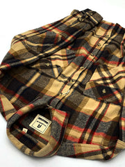 製品画像
「チェック柄フランネルシャツジャケット、起毛加工を施した厚手コットン素材で、秋冬シーズンに最適なヴィンテージ感のあるデザイン」
詳細画像
「柔らかな質感の厚手コットン、ダブルポケットと肘部分のパッチデザインが特徴。水洗いとソフト加工で快適な着心地と優れた保温性」