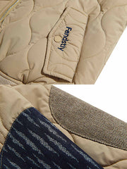 製品画像
ダイヤ柄キルティング パッチワーク スタジャン レトロなダイヤ柄キルティングデザインと実用的な厚手素材を使用し、快適さとスタイルを両立。
詳細画像
ダイヤ柄キルティングデザインとパッチワークディテール 厚手の素材感が伝わるディテール画像。