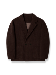 製品画像
コーデュロイカジュアルスーツ しっかりとした形状を保つコーデュロイ素材を使用、シワになりにくく毛玉ができにくいエレガンスとカジュアルを両立したデザイン。
詳細画像
コーデュロイ素材の質感とディテール、シンプルでエレガントなデザインのカジュアルスーツ。