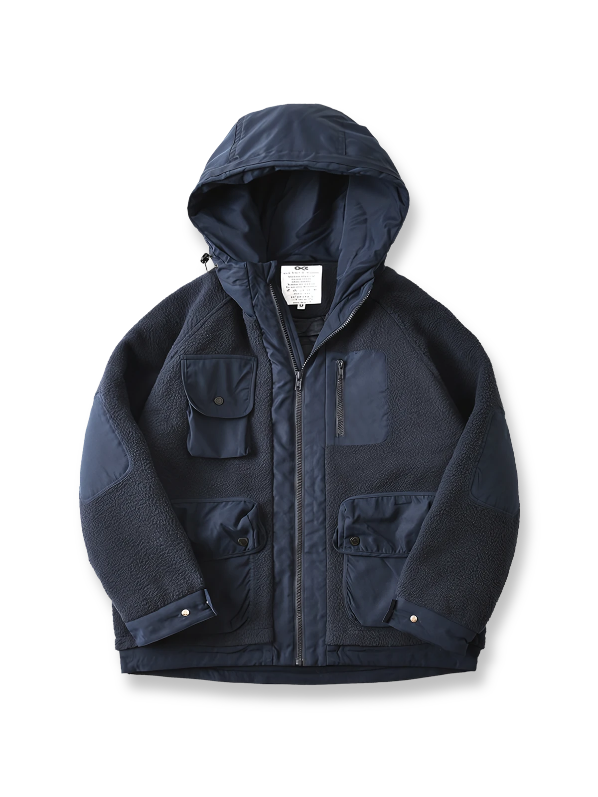 製品画像
フリース パッチワーク フード付き 中綿ジャケットの全体像。高密度フリース素材と耐久性のあるパッチワークデザインが特徴的なアウター。
詳細画像
高密度フリースと耐磨性に優れた織布パッチワークのテクスチャ、ダイヤ柄キルティング裏地、中綿ズレ防止仕様、大容量4ポケットのディテール特写。