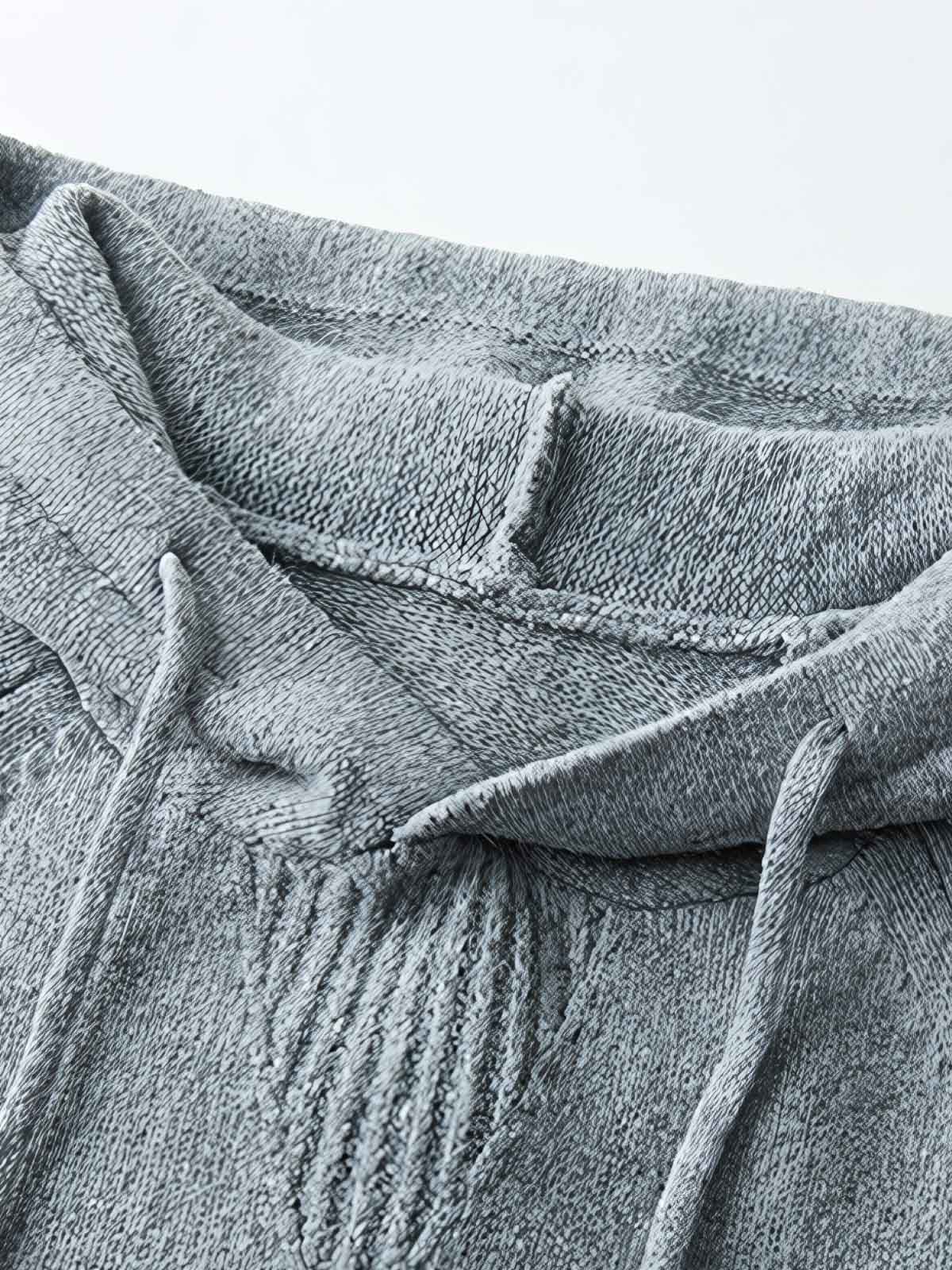 製品画像
ウール混紡フード付きニットセーター全体図。シンプルなフードデザインと厚みのある5ゲージ編みが特徴で、起毛加工により柔らかな肌触りを実現した中厚ニットセーター。ブルー、コーヒー、グレー、グリーンの4色展開。
詳細画像
裾のリブ編みデザイン、袖口の耐久性強化ディテール、フードのドローストリング仕様、起毛加工が施された高品質なウール混紡素材、5ゲージ9本取り編みの質感特写。