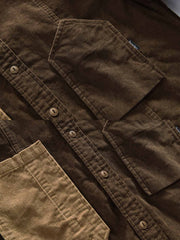 製品画像
「コーデュロイ パッチワーク シャツの全体像。厚手のコーデュロイ素材と独特なカラーブロックデザインが特徴で、秋冬のレトロスタイルに最適」
詳細画像
「コーデュロイ パッチワーク シャツのアシンメトリーポケットとストライプ模様の質感ディテール。高級感と個性を際立たせたデザイン」