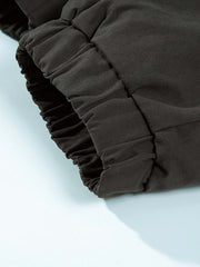 製品画像
「クラシックなパッチワークチェック柄とルーズフィットシルエットが特徴のジャケット全体写真。100%コットン素材で快適さとレトロなスタイルを両立した秋冬のマストアイテム。」
詳細画像
「パッチワークチェック柄デザインが際立つ襟やポケット部分のディテール写真。柔らかく耐久性のある100%コットン素材が使用されたジャケットの特徴を強調した詳細画像。」