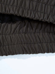 製品画像
「クラシックなパッチワークチェック柄とルーズフィットシルエットが特徴のジャケット全体写真。100%コットン素材で快適さとレトロなスタイルを両立した秋冬のマストアイテム。」
詳細画像
「パッチワークチェック柄デザインが際立つ襟やポケット部分のディテール写真。柔らかく耐久性のある100%コットン素材が使用されたジャケットの特徴を強調した詳細画像。」