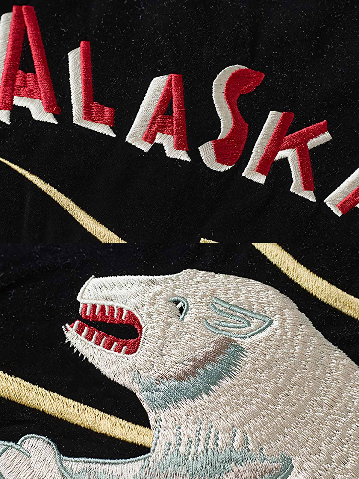 製品画像
1950年代アラスカをテーマにしたヴィンテージ刺繍リバーシブルスカジャン。片面はブラックベルベット素材にホッキョクグマ刺繍、もう片面はサテンポリエステルにアラスカ地図とトナカイ刺繍。どちらの面も印象的なデザインが施されています。
詳細画像
YKK製スライダージッパー、ライトニングデザインとホッキョクグマの刺繍ディテール。丁寧な仕上げが際立つ。