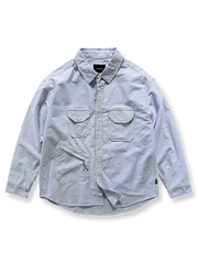 ルーズフィットのオックスフォードツイルワークシャツ全体図