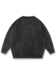 製品画像:
「バティック染め ウォッシュ加工 プルオーバーニットの正面全体展示図。コットン100%の柔らかな素材に独特なウォッシュ加工を施し、ヴィンテージ感と豊かなテクスチャを兼ね備えたデザインが特徴。」
詳細画像:
「バティック染めとウォッシュ加工による独特な表面テクスチャをクローズアップ。柔らかなコットン素材の質感とヴィンテージ感漂う加工のディテールが特徴。」