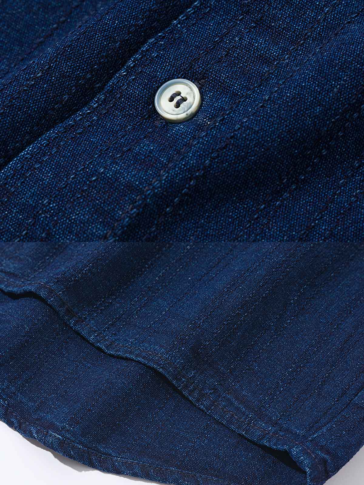 パッチワークと藍染ディテールのクローズアップ