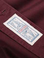 製品画像
厚手キャンバス生地で作られた刺繍キャンバスシャツの全体画像。1960年代のミリタリーユニフォームを再現したヴィンテージ感あるデザインが特徴。
詳細画像
フランス・ペリグーとアメリカ・カリフォルニア州をモチーフにした繊細な刺繍ディテールのクローズアップ。実用的なフラップ付きポケットも強調。