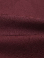 製品画像
厚手キャンバス生地で作られた刺繍キャンバスシャツの全体画像。1960年代のミリタリーユニフォームを再現したヴィンテージ感あるデザインが特徴。
詳細画像
フランス・ペリグーとアメリカ・カリフォルニア州をモチーフにした繊細な刺繍ディテールのクローズアップ。実用的なフラップ付きポケットも強調。