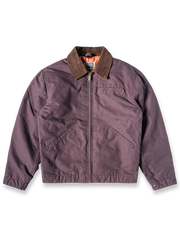 製品画像
デトロイトの1950年代ワーカーファッションにインスパイアされたオープンカラー キャンバス ショートジャケット全体画像。高密度コットンキャンバス素材とクラシックなデザインが特徴。
詳細画像
キルティング加工された裏地、柔らかなコーデュロイ素材の襟、斜め配置の大容量ポケットなど、機能性とデザイン性を両立したディテールのクローズアップ画像。