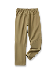 製品画像
「三防生地を使用した多機能ハイキングパンツの全体展示画像。防風・防水・防汚性能に優れたアウトドア仕様のデザインで、カーボンファイバー技術による高断熱性と保温性を兼ね備えた秋冬に最適な一着。三防生地、ハイキングパンツ、防風、防水、防汚、カーボンファイバー、高断熱性、保温性、アウトドア。」
詳細画像
「三防生地のハイキングパンツ内側に使用されたカーボンファイバー技術による保温フリースのディテール特写。高断熱性による優れた保温性と滑らかな肌触りを提供し、秋冬の寒冷な環境でも快適な着用感を実現。保温フリース、カーボンファイバー技術、三防生地、高断熱性、防風、防水、防汚、ディテール特写。」