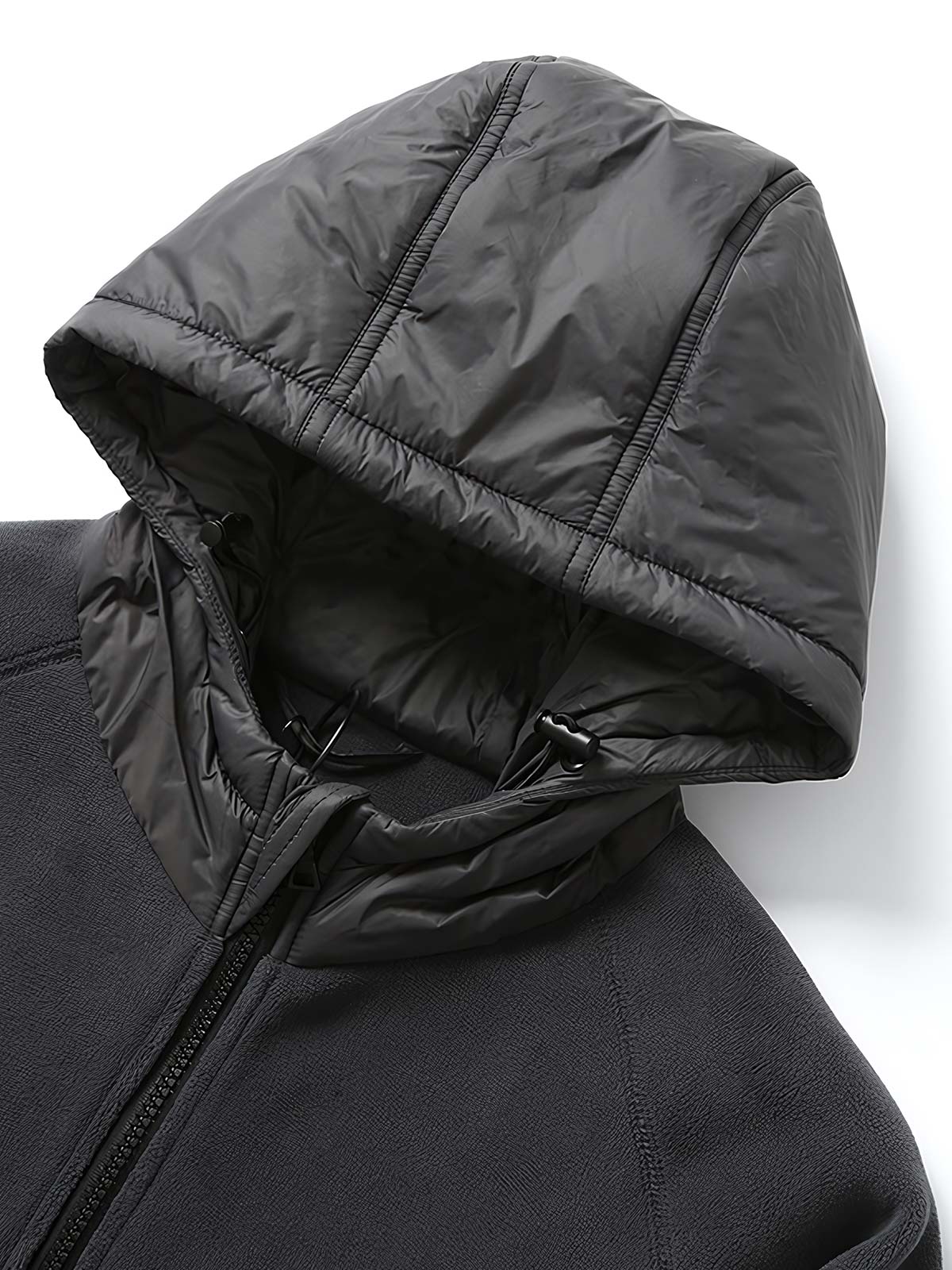 製品画像
「高密度フリース素材とフード付きデザインが特徴のパッチワークジャケットの全体画像。軽量で暖かく、高い蓄熱性を備えたデザインは、冬のアウトドアや日常使いに最適な一着。ダークグレー、ブラック、アーミーグリーンの3色展開で、Mから3XLまでの幅広いサイズに対応。高密度フリース、パッチワーク、フード付きジャケット、蓄熱性、アウトドア、防寒、3色展開、M-3XL。」
詳細画像
「高密度フリース素材の内側に採用された蓄熱フリース技術やパッチワークデザインのディテール特写画像。立体感を引き立てるパッチワークや、580gの高い生地重量による優れた保温性が特徴で、冬の寒さに対応するデザインを細部から確認可能。高密度フリース、パッチワーク、フード付きジャケット、蓄熱性、アウトドア、防寒、3色展開、M-3XL。」