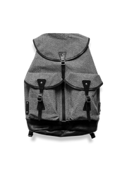 レトロなピンカラーキャンバスとレザーを組み合わせた登山リュックの全体図