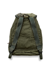 レトロなピンカラーキャンバスとレザーを組み合わせた登山リュックの全体図