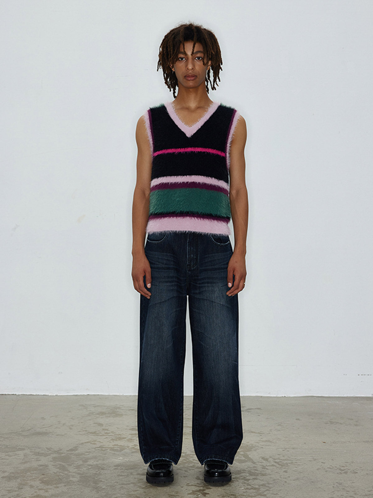 詳細画像:フェイクミンクカラーブロックストライプVネックベストのディテール