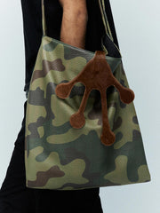 詳細画像:迷彩柄PUレザー素材と馬の毛フロッグクローパーツのディテール