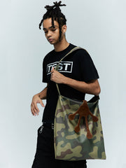 詳細画像:迷彩柄PUレザー素材と馬の毛フロッグクローパーツのディテール