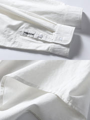 製品画像
「クラシックなブルーストライプと精巧な舵の刺繍を施した長袖シャツの全体展示図。ヴィンテージ感とエレガンスを兼ね備えたデザインが特徴。」
詳細画像
「小さくて精巧な舵刺繍ディテールの特写。航海テーマを表現した刺繍がヴィンテージ感を引き立て、デザイン性と機能性を兼ね備えています。」